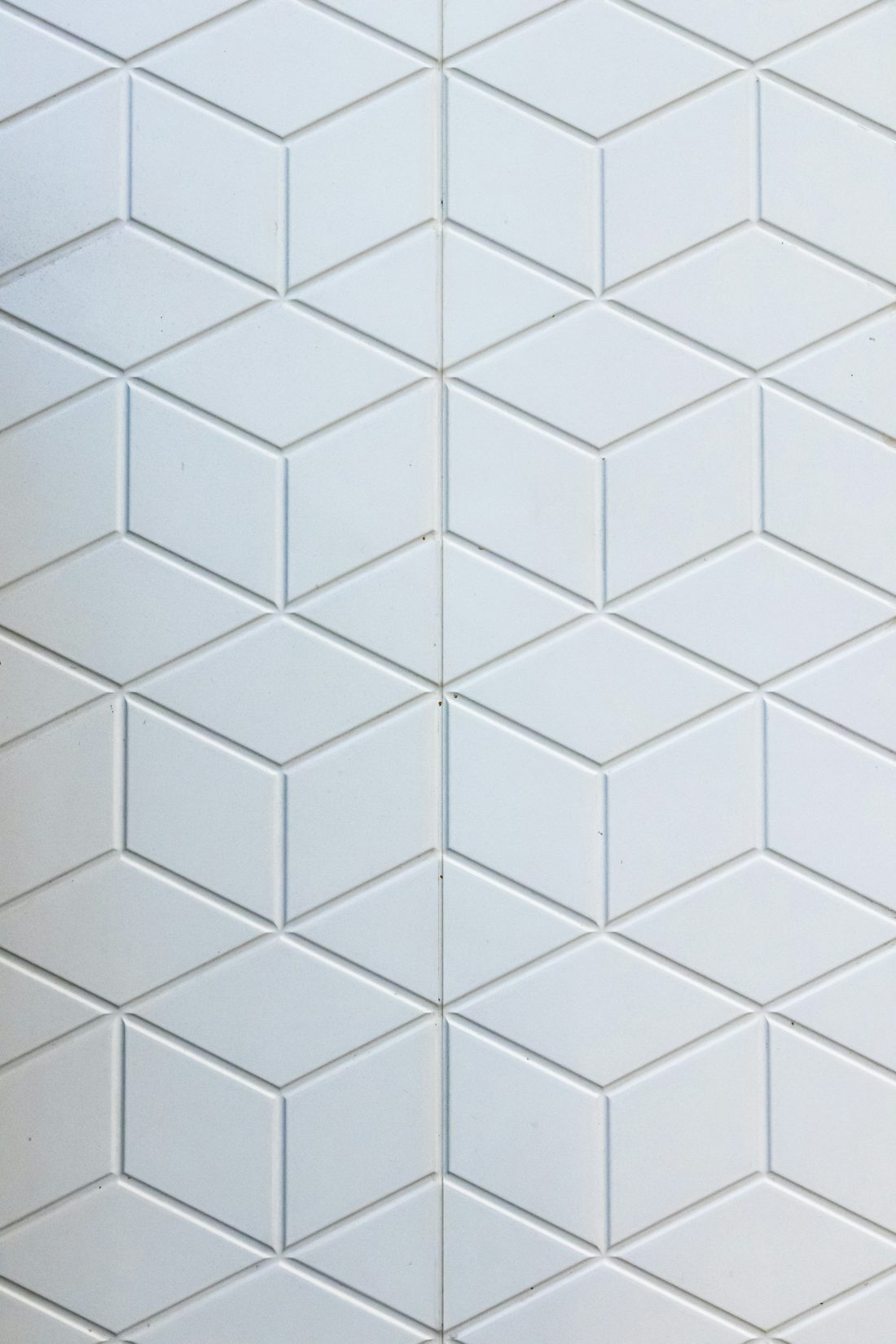 Azulejo blanco en rombo